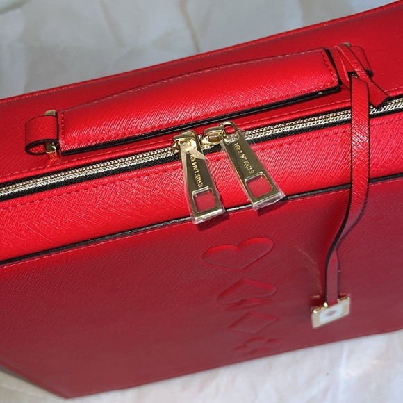 Estee Lauder Red Bag with Zipper - Picture 7 of 10